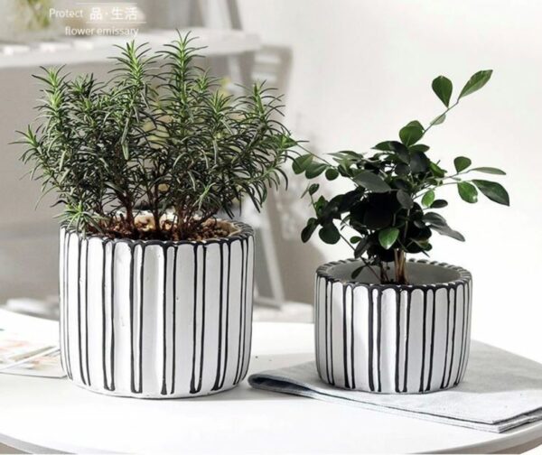 A Pair of cement Flower Pots Set (3029) - Image 1