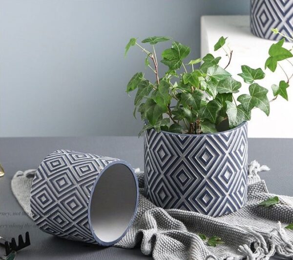 Set of 3 cement Flower Pots (5922) - Image 4